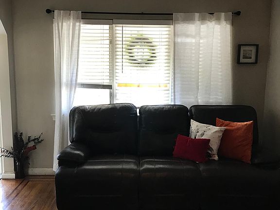 3rd image of 835 Quincy Ave