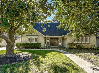 2 Brewster St, Conroe, TX 77301