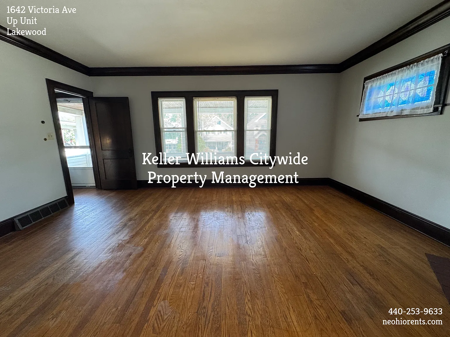 3 bedroom 2 bath Up Unit Lakewood — Photo 3