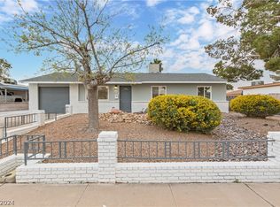 402 Scenic Dr, Henderson, NV 89002