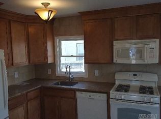 6 Rhoda Ave, North Babylon, NY 11703
