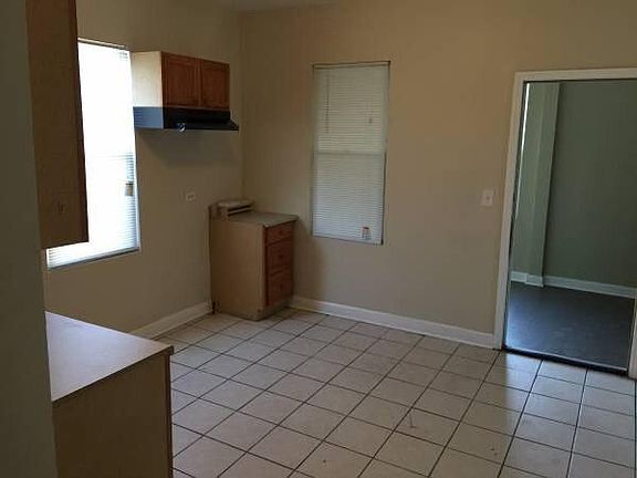 5th image of 5007 S Wood St APT 1