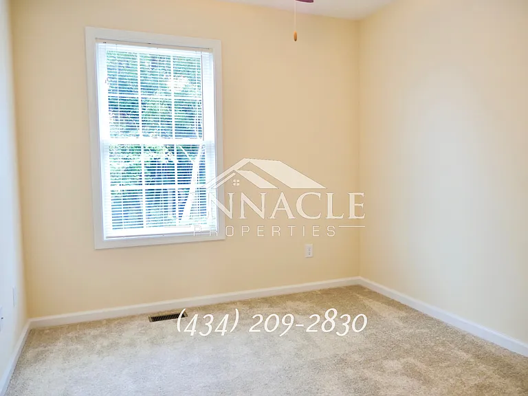 2313 Acorn St #B — Photo 9