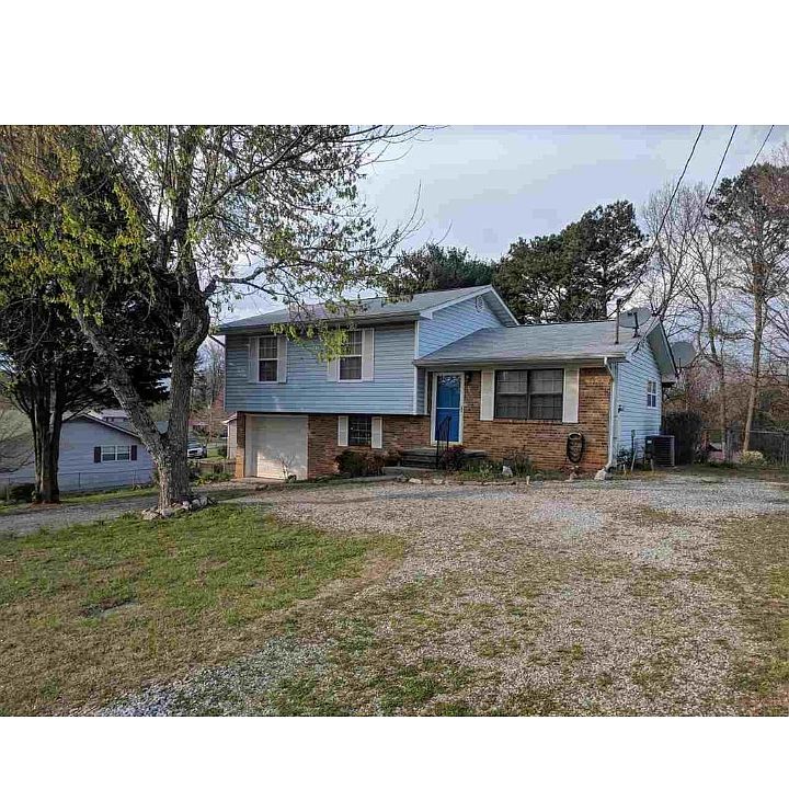 1st image of 819 Dockery Ln SE