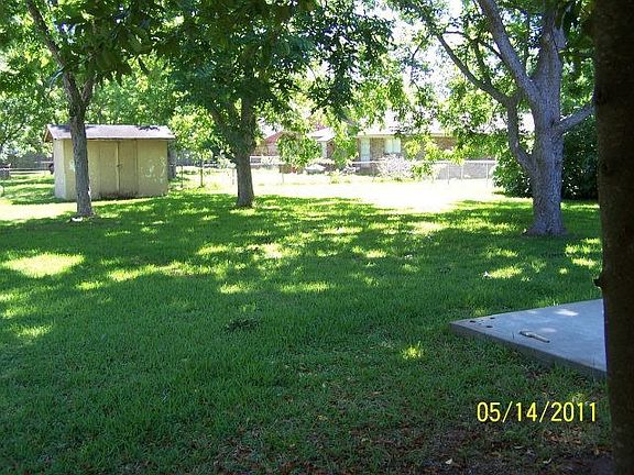 2nd image of 212 Southern Oaks Dr