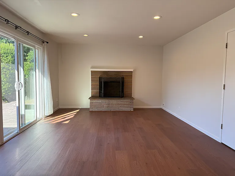 3378 Vanderbilt Way — Photo 13