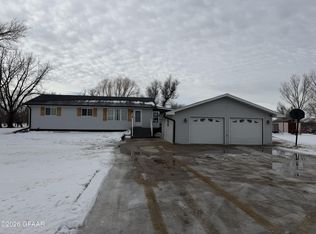 8001 N 53rd St, Grand Forks, ND 58203