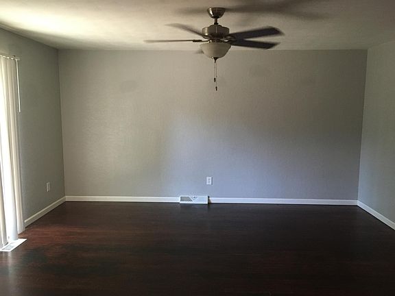 3rd image of 705 Stanford Ave