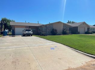 10 NE 3rd St, Tuttle, OK 73089