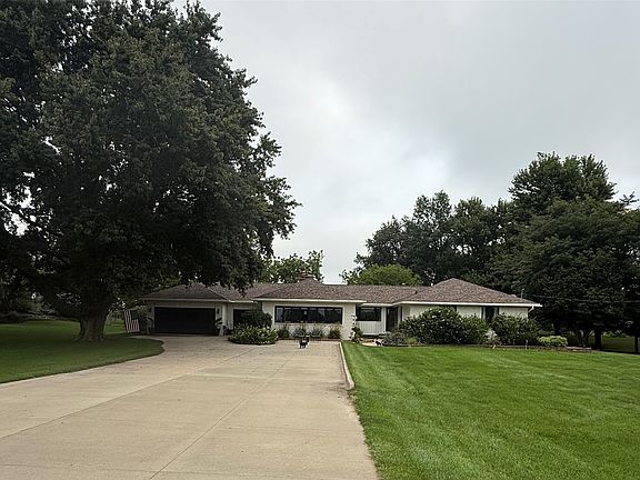 3rd image of 3285 Ashworth Rd