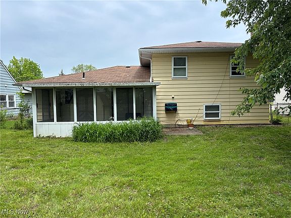 2nd image of 165 Hemlock Dr