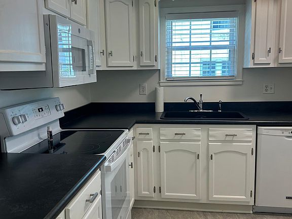 4th image of 2323 Broadmeade Rd #1