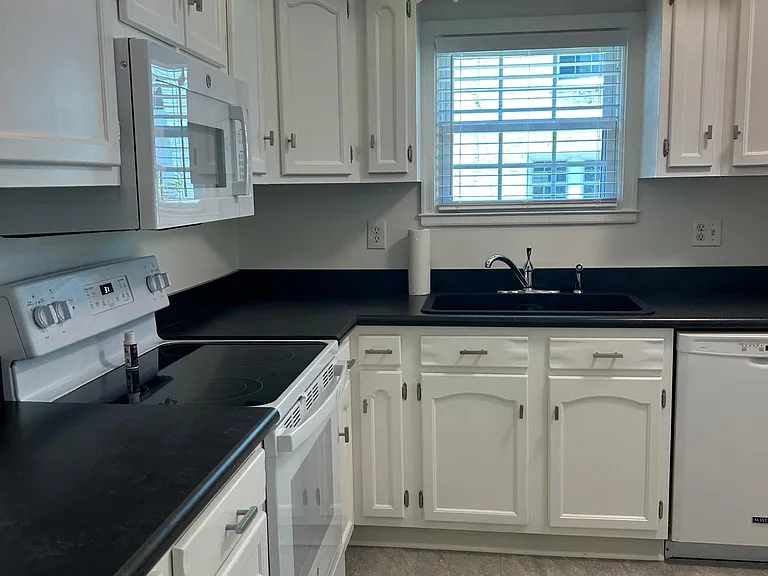 2323 Broadmeade Rd #1 — Photo 6