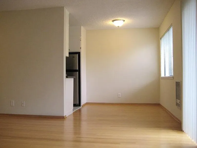 1445 Lake St — Photo 11