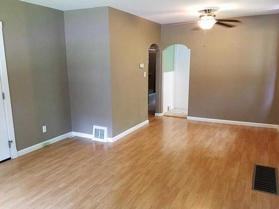 5th image of 116 Elmwood Ave