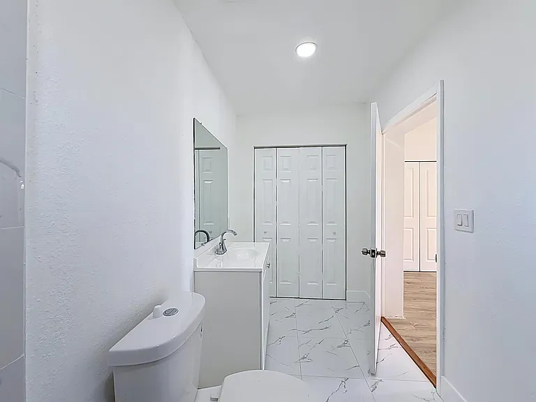 10230 SW 177th St — Photo 11