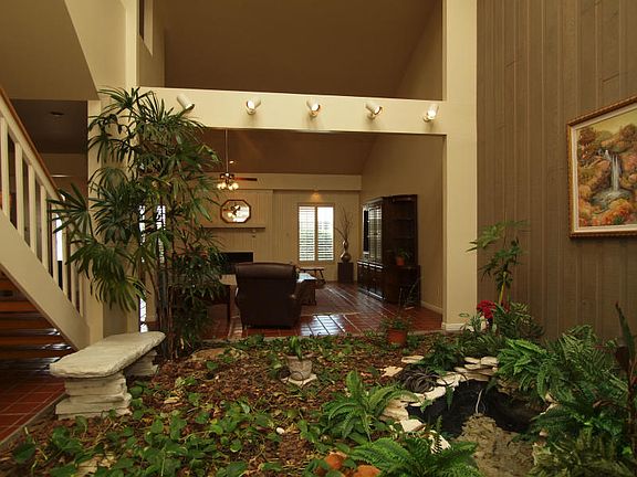 3rd image of 64 Rock Creek Dr