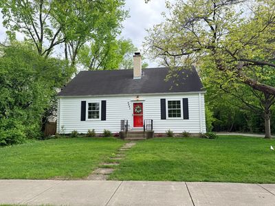 2241 Dewes St, Glenview, IL, 60025
