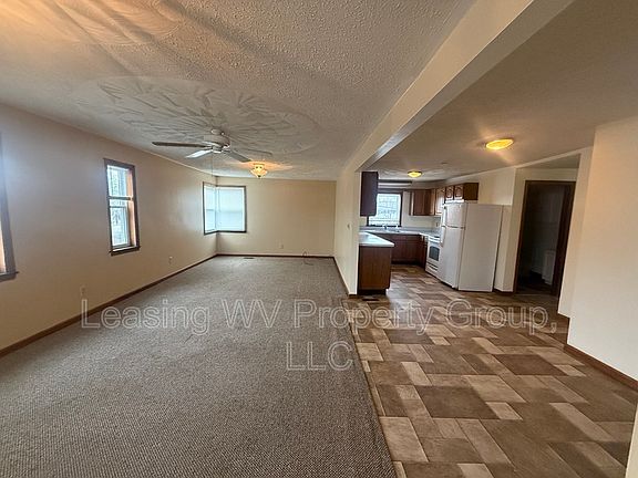 5th image of 2806 1/2 Putnam Ave