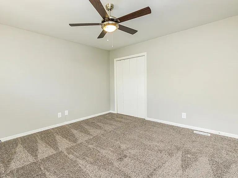 120 Oakley — Photo 12