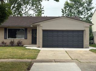 14671 Labelle St, Oak Park, MI 48237