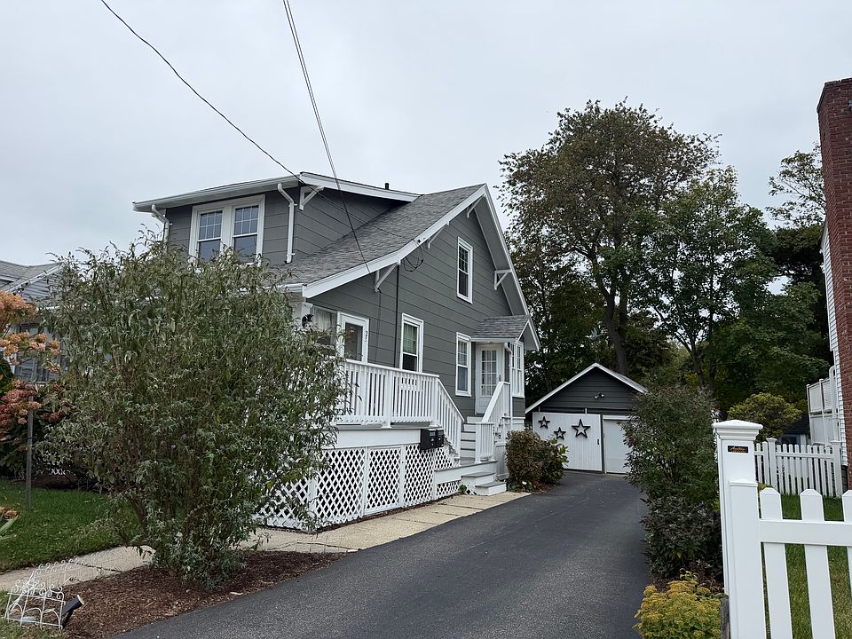 1st image of 24 Leonard Rd #22
