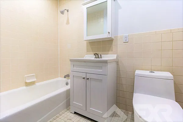 Rented by EXR | media 5