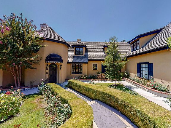 3rd image of 713 N Vista Bonita Ave