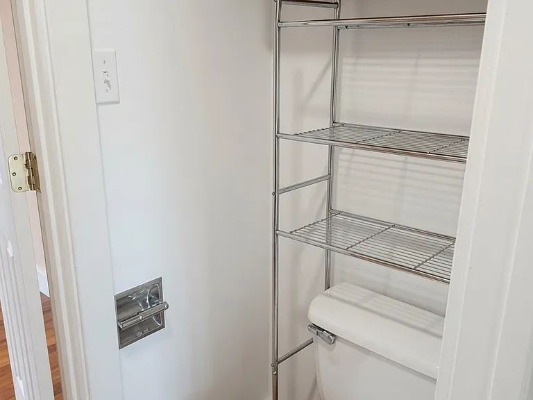 642 Bellevue Pl — Photo 9