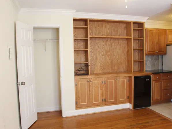 700 N Monroe St APT 1, Arlington, VA 22201
