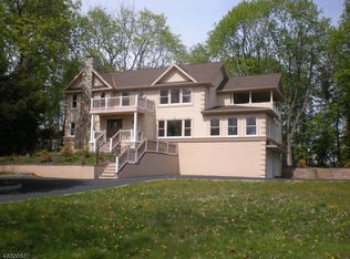 1736 Hamburg Tpke, Wayne, NJ 07470