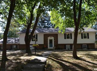 62 Sherwood Dr, Centralia, IL 62801