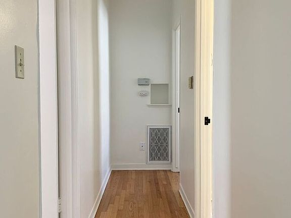 3rd image of 222 S Oakland Ave APT D