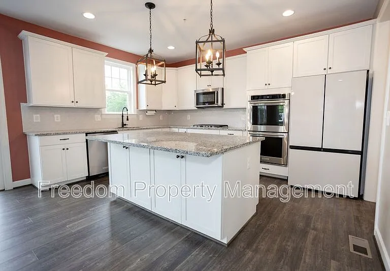 2425 Morgans Point Dr — Photo 21