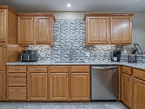 2nd image of 807 Chambers Creek Cir #807