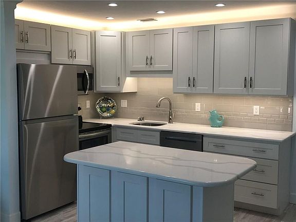 3rd image of 2800 Indian River Blvd