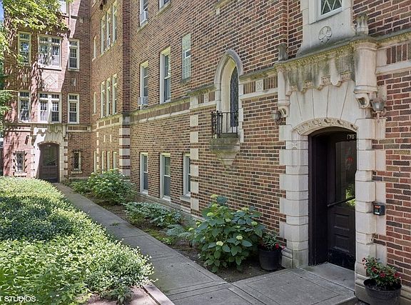 3rd image of 70 Pine Ave APT 1A