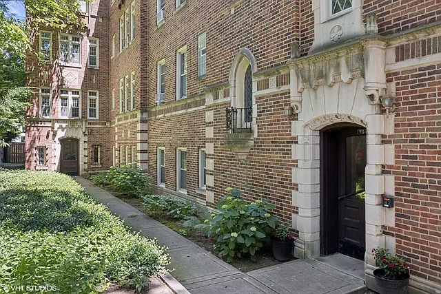 70 Pine Ave #1A — Photo 3