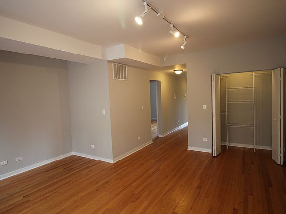 4th image of 2321-25 W Arthur Ave #3