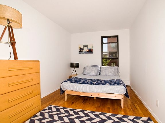 3rd image of 64 President St #29C1