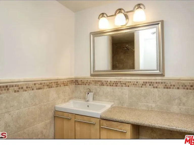318 N Maple Dr #C106 — Photo 19