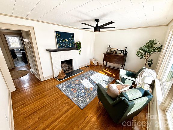 5th image of 531 21st Ave NE