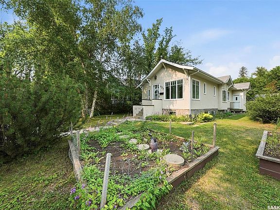 3rd image of 627 9th AVENUE N