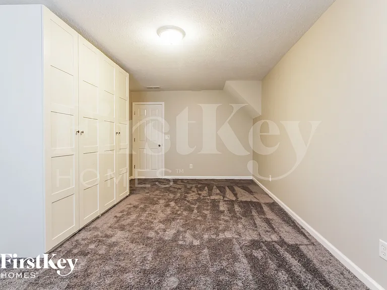1526 Old Thicket Ct — Photo 16