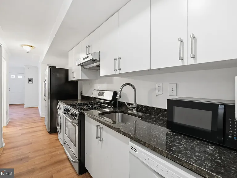 1701 Montello Ave NE #B — Photo 11