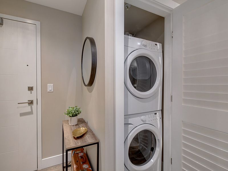 Victoria Apartment for rent - 2 Bedrooms — photo 27