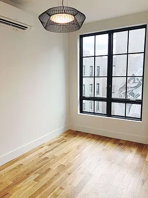 Rented by Manhattan Management LLC | media 42