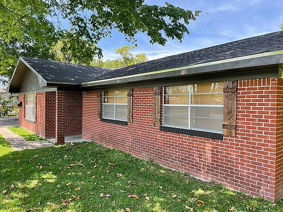 2nd image of 410 N Martin Luther King Dr