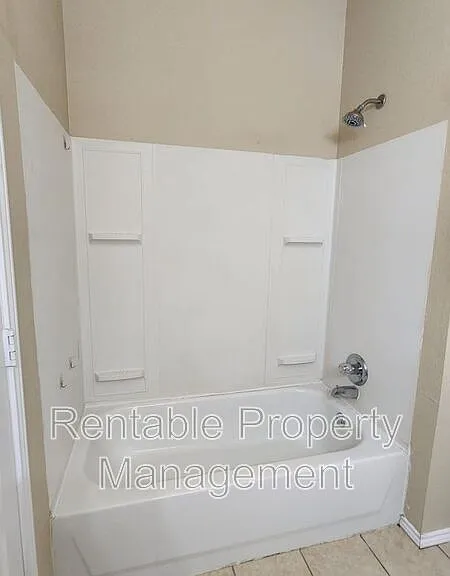 110 Collett Ct — Photo 7