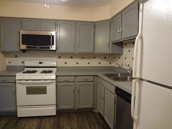 5th image of 3350 Carriage Way Dr #404